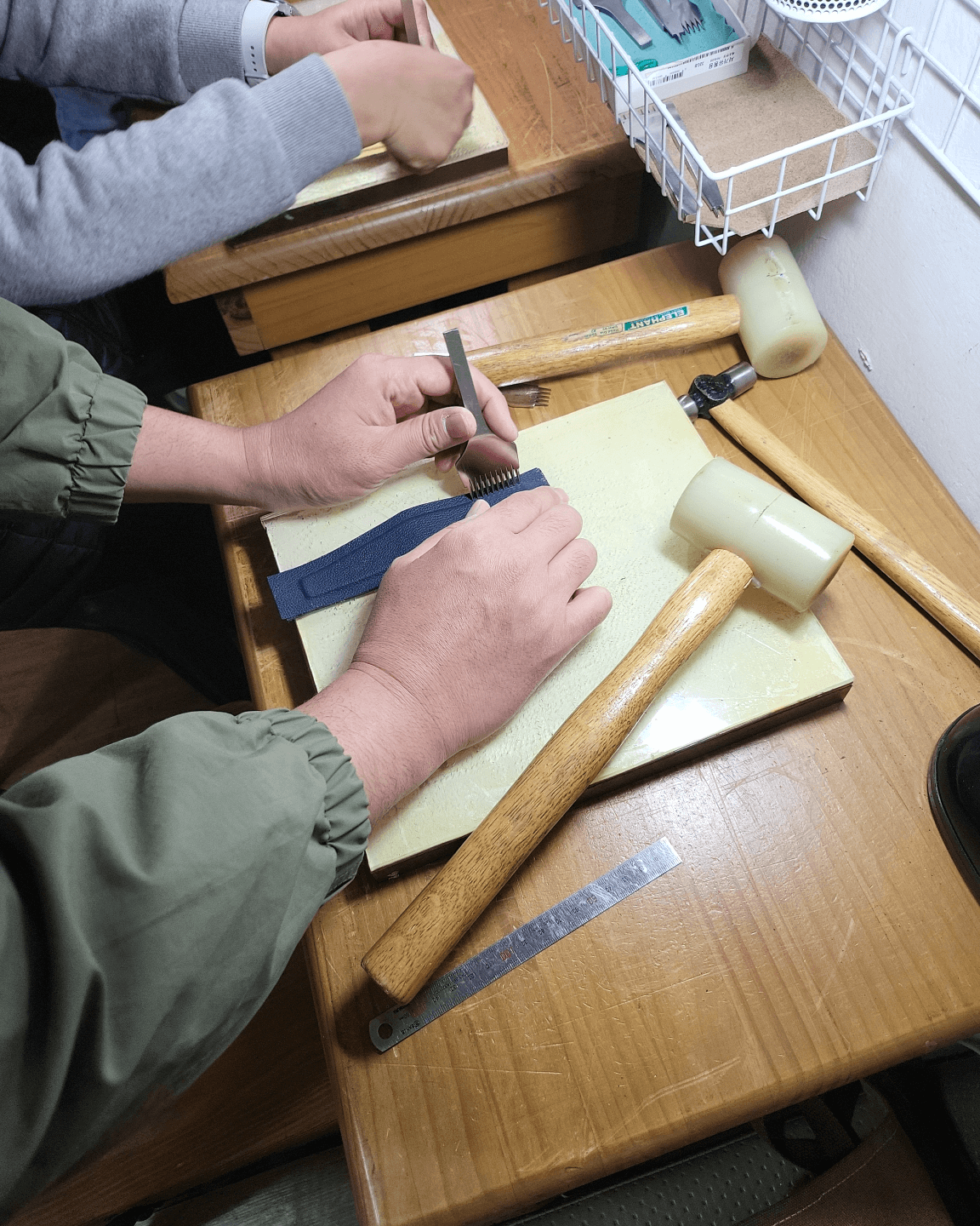 그리프로 구멍 내주기