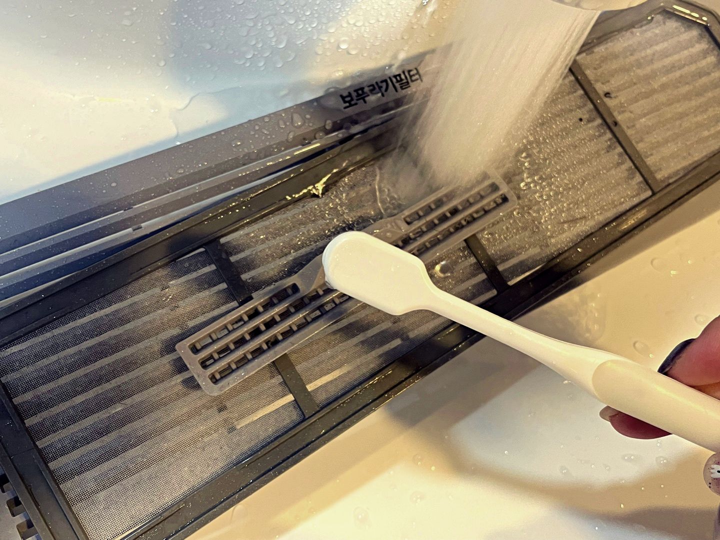 삼성 에어드레서 먼지필터 청소