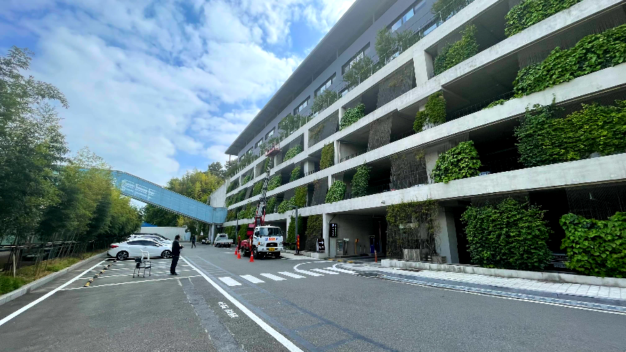 F1963 주차장 전경