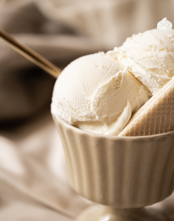 바닐라 아이스크림과 따뜻한 커피