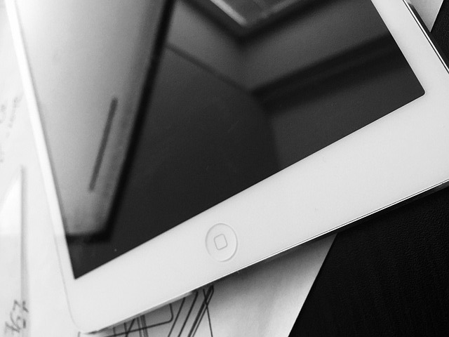 투명 배경 저장 시 미세 픽셀이 생기는 이유