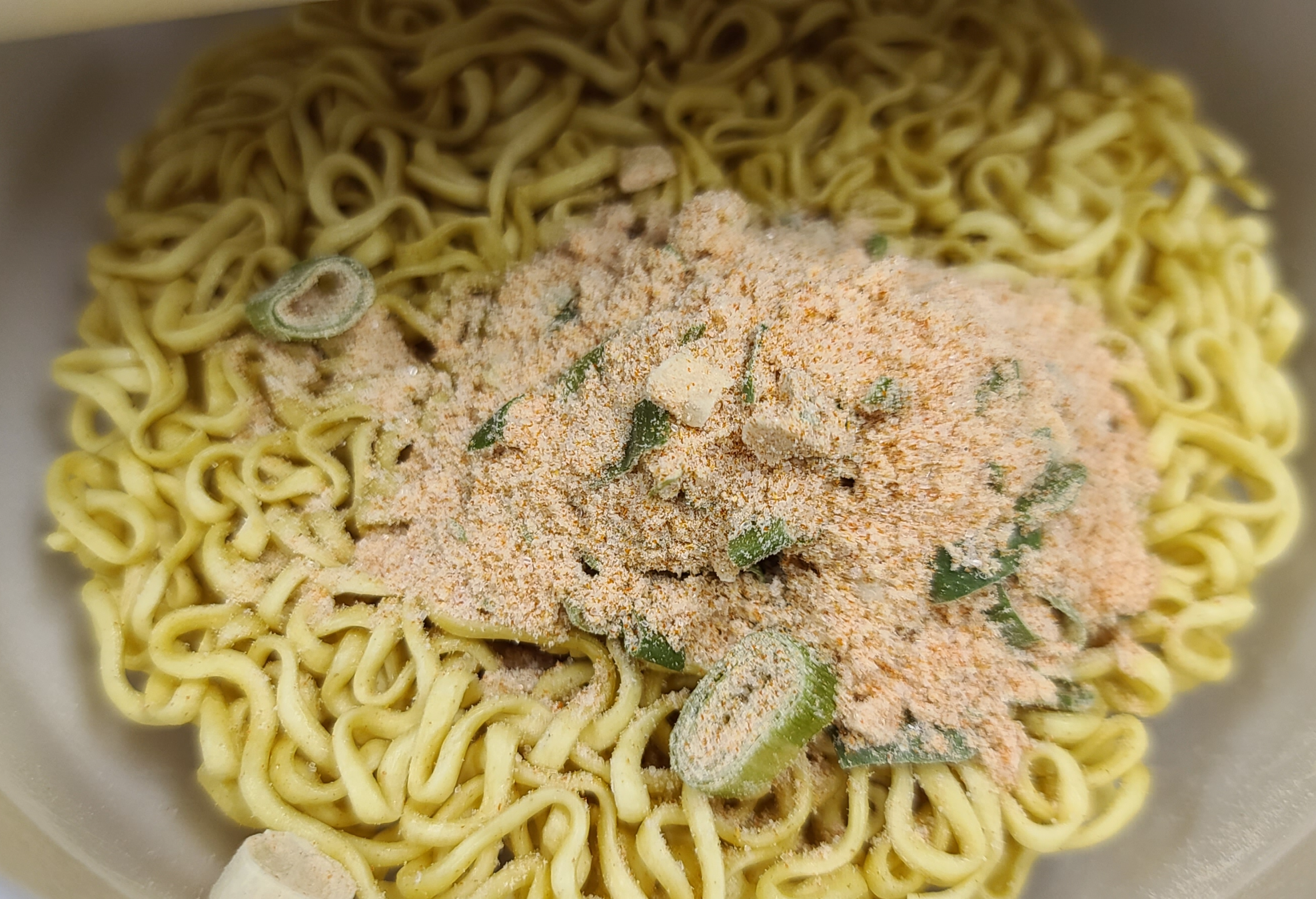 일본라멘 일본컵라면 이노쇼 카라카라우오 컵라면 매운라멘 내용물 스프종류 분말스프