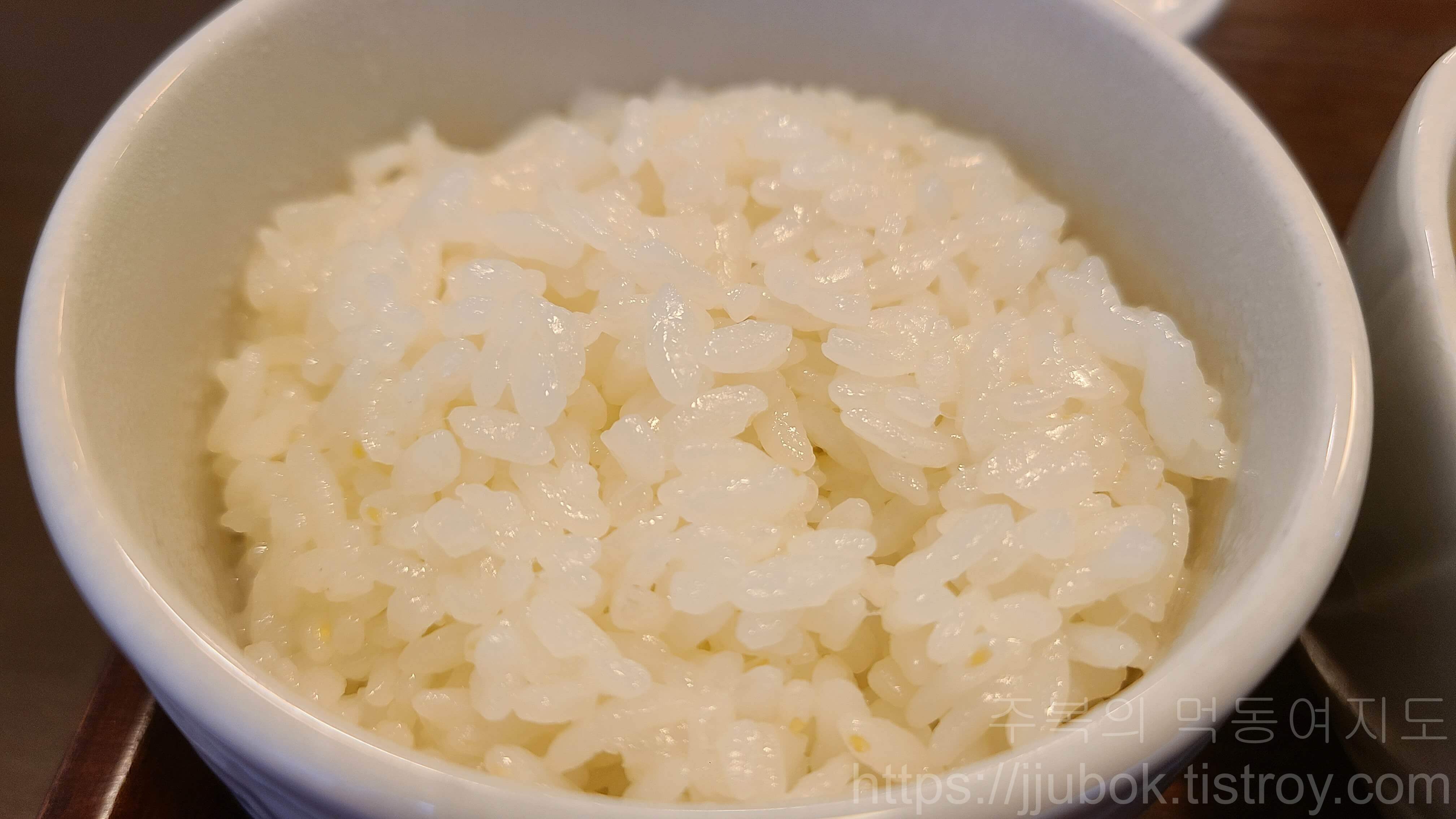 도톰카츠-부평점-밑반찬-공기밥