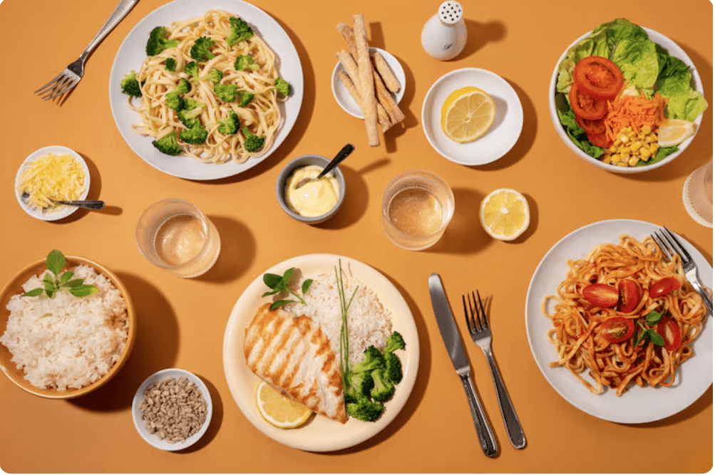 돈가스와 스파게티 등 다양한 음식들