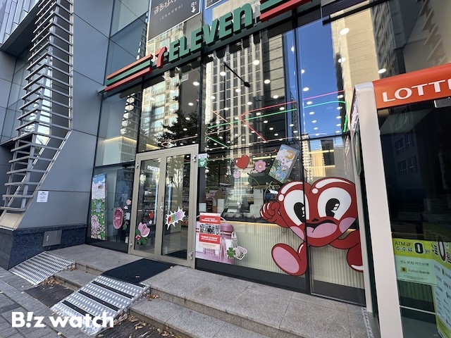 세븐일레븐 뉴웨이브 오리진점 외부 입구.