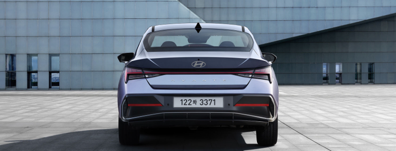 아반떼 하이브리드 후면부 디자인