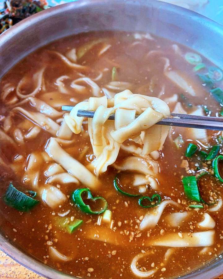 택시맛객들의 수다 정선 된장 칼국수 장칼국수 맛집 설국 겨울 핫플 감자전 맛있는 만항재쉼터 & 화암동굴 여행 가볼만한 곳 추천
