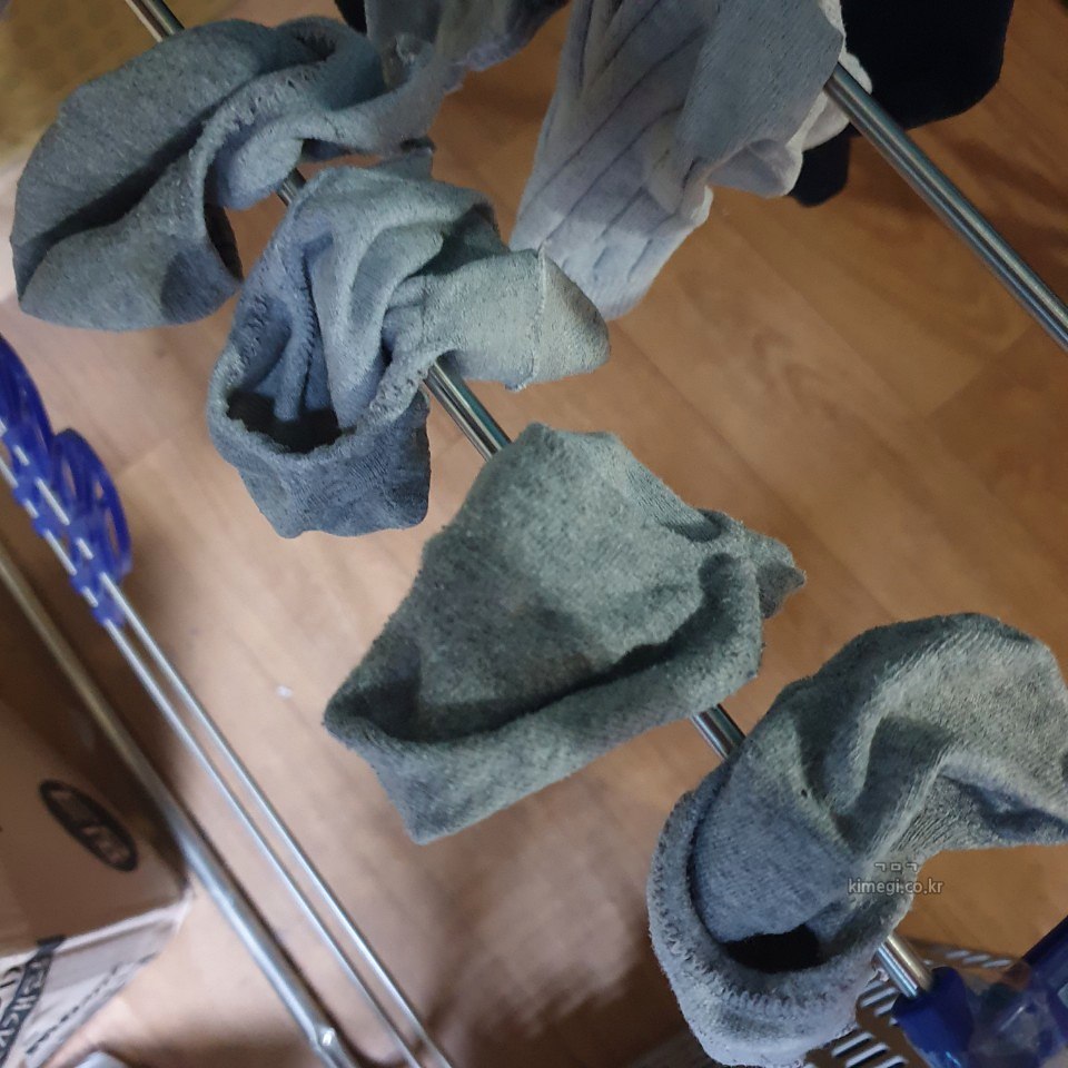 신발 신고 찍은 페이크삭스