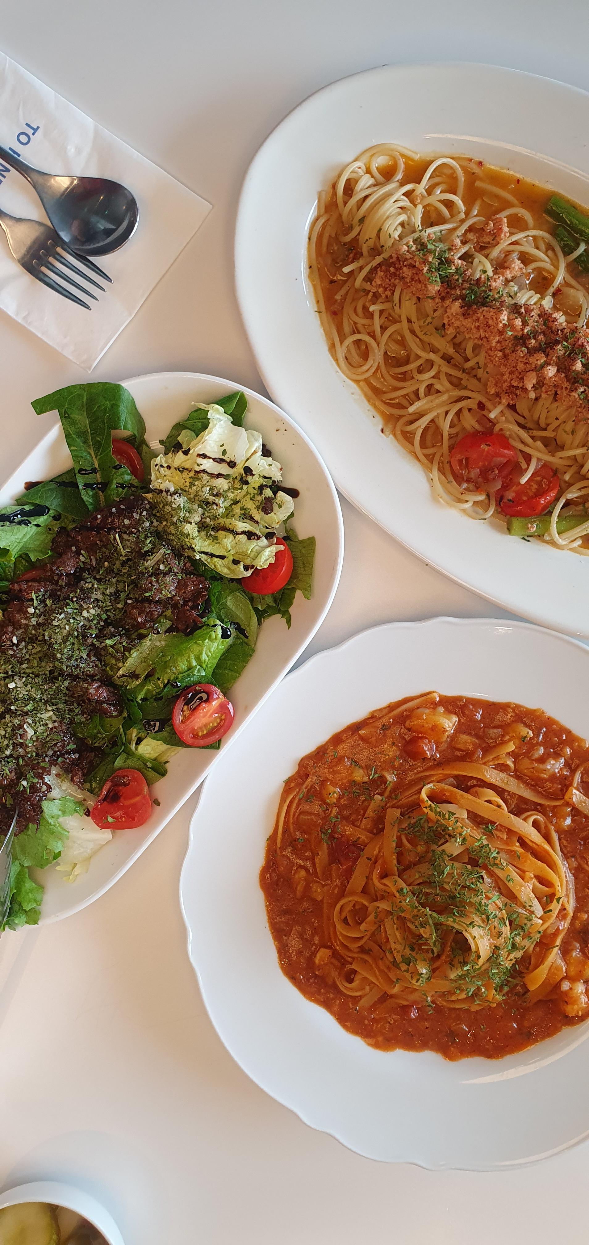 명란오일파스타-비스크페투치제-소고기샐러드-음식사진