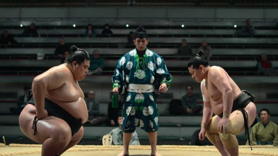 왼) 실제 전 스모선수: 히쇼후지 히로키
오) 실제 격투기 선수로 활동했던 주인공 엔오 역을 맡은 배우 이치노세 와타루