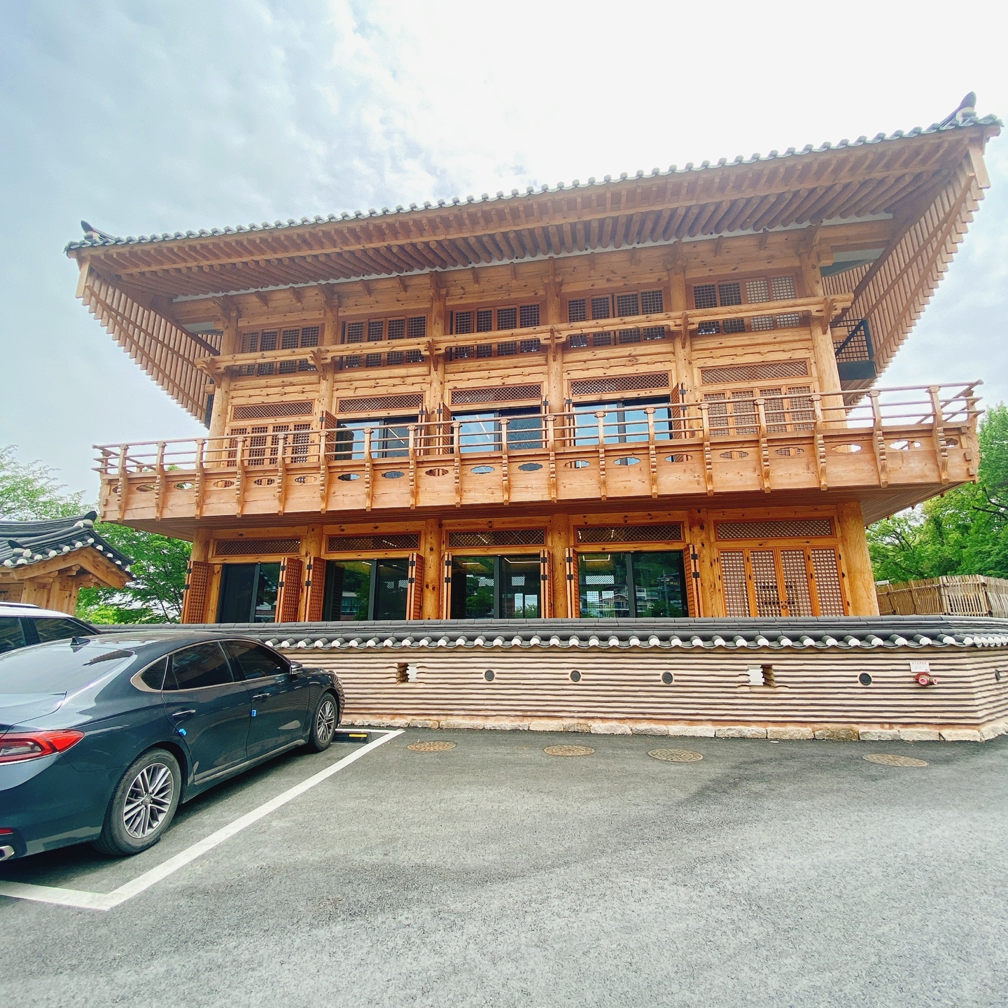 충북 청주 부모산 주봉마을 주봉저수지 한옥 북카페 인문아카이브양림 후마니타스