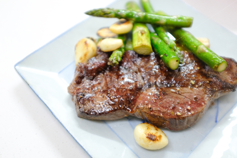 스테이크 아스파라거스