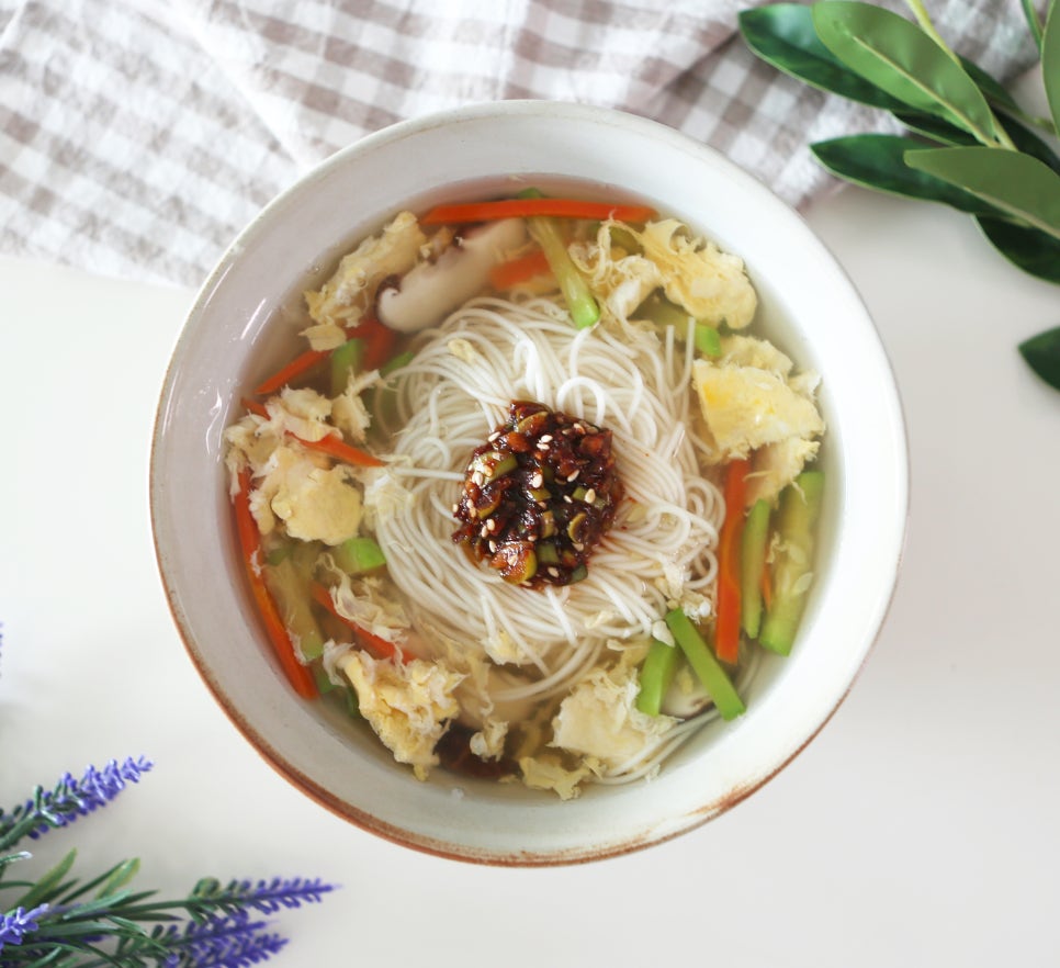 멸치육수 잔치국수