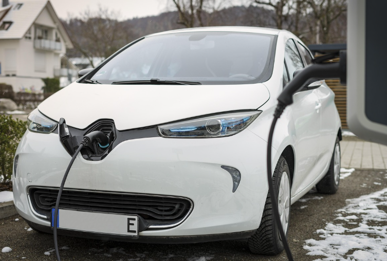 전기차 배터리 기술 발전과 국내 일자리 구조 변화