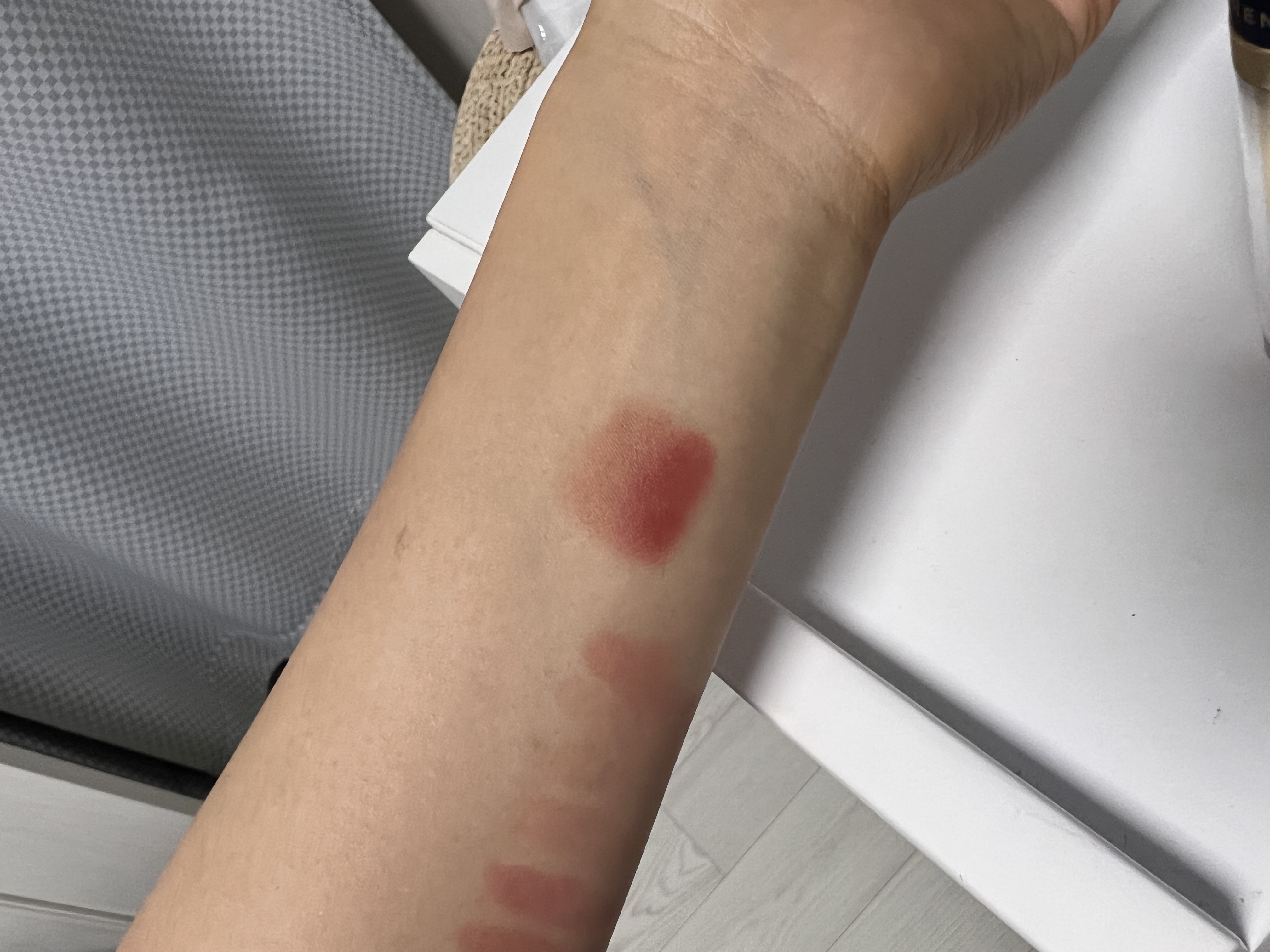 포렌코즈 틴트 발색