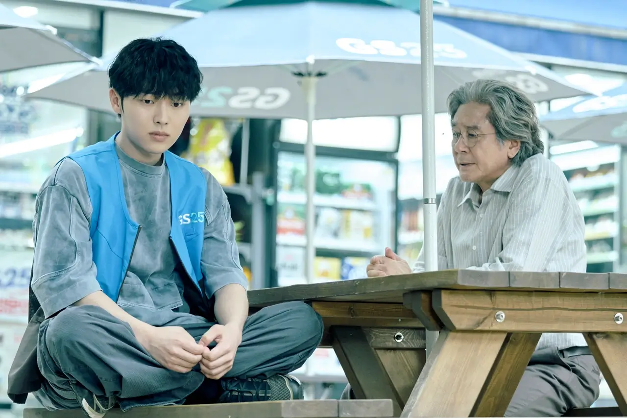 최민식 최현욱 맨 끝줄 소년 줄거리 몇부작 원작 연극 결말