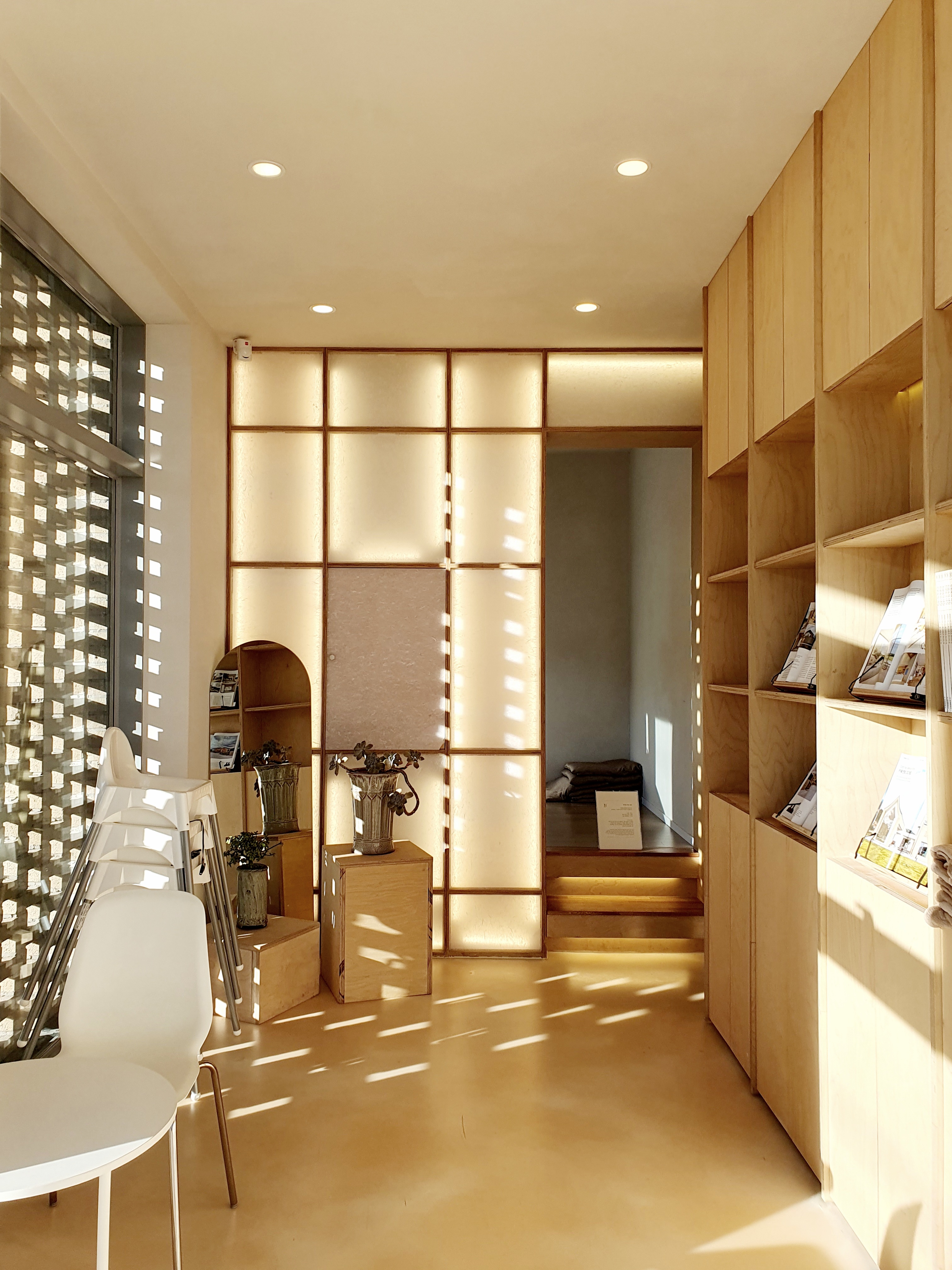 카페 연화 복도