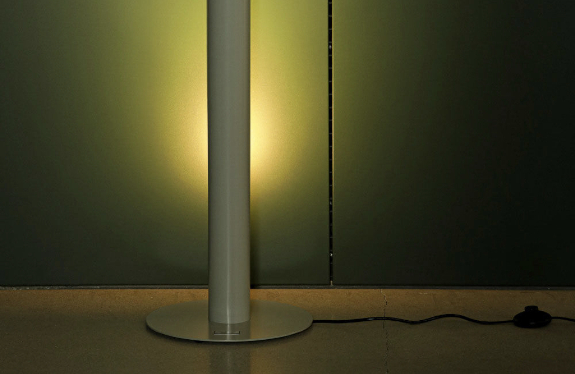 기다란 스탠드 조명