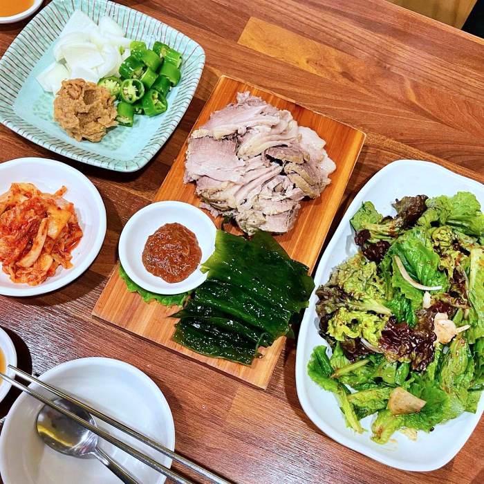 식객 허영만 백반기행 강남 가로수길 신사 제주식 수육 돔베고기 맛집
