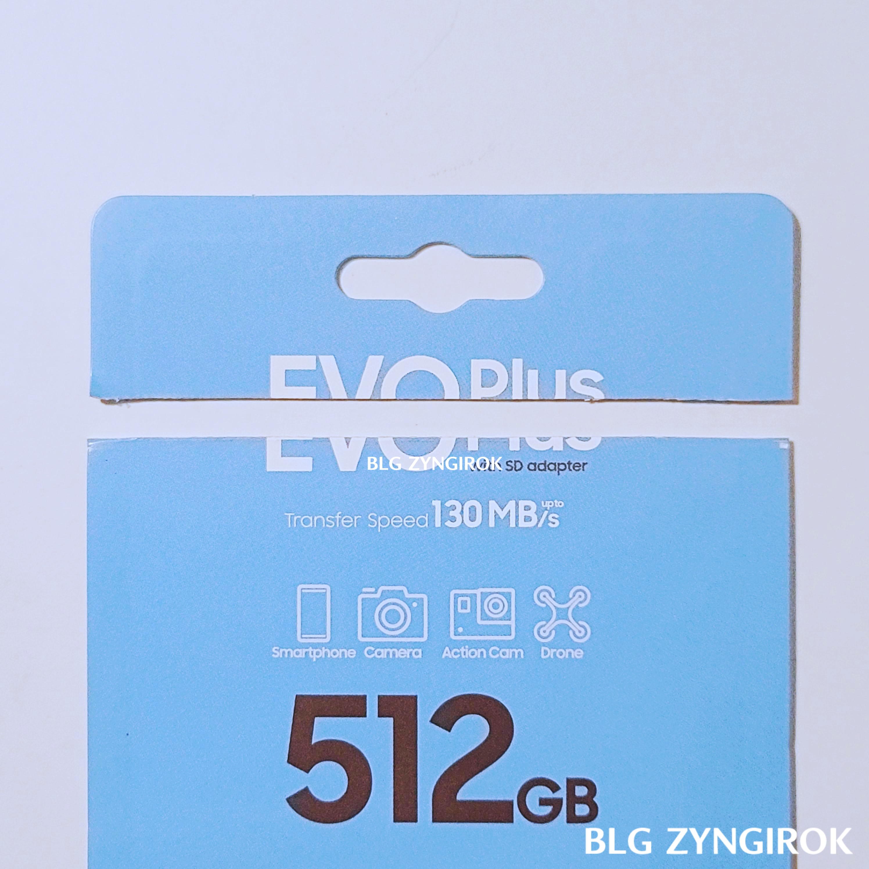 절취선을 가위로 자른 앞면 모습이다.