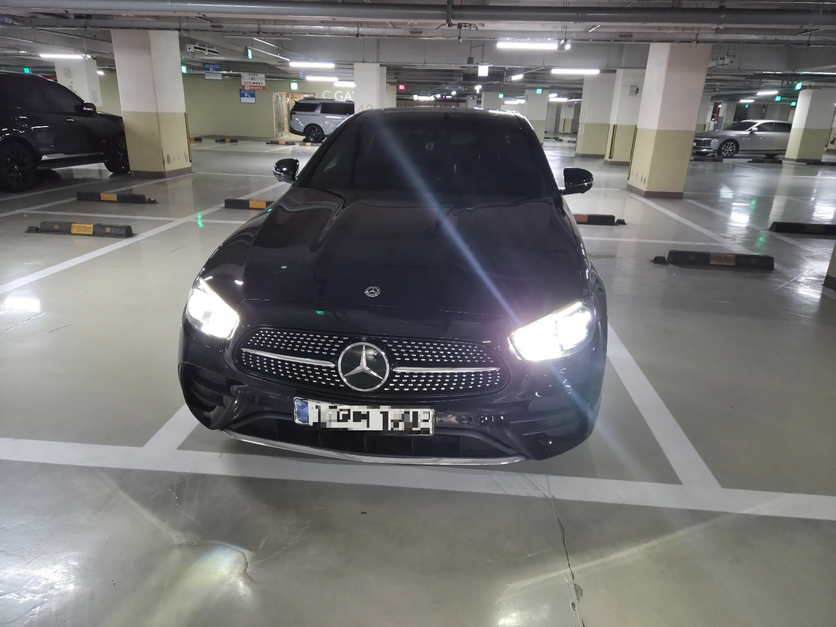 벤츠 하향등 점등시 차량 외부에서 본 모습