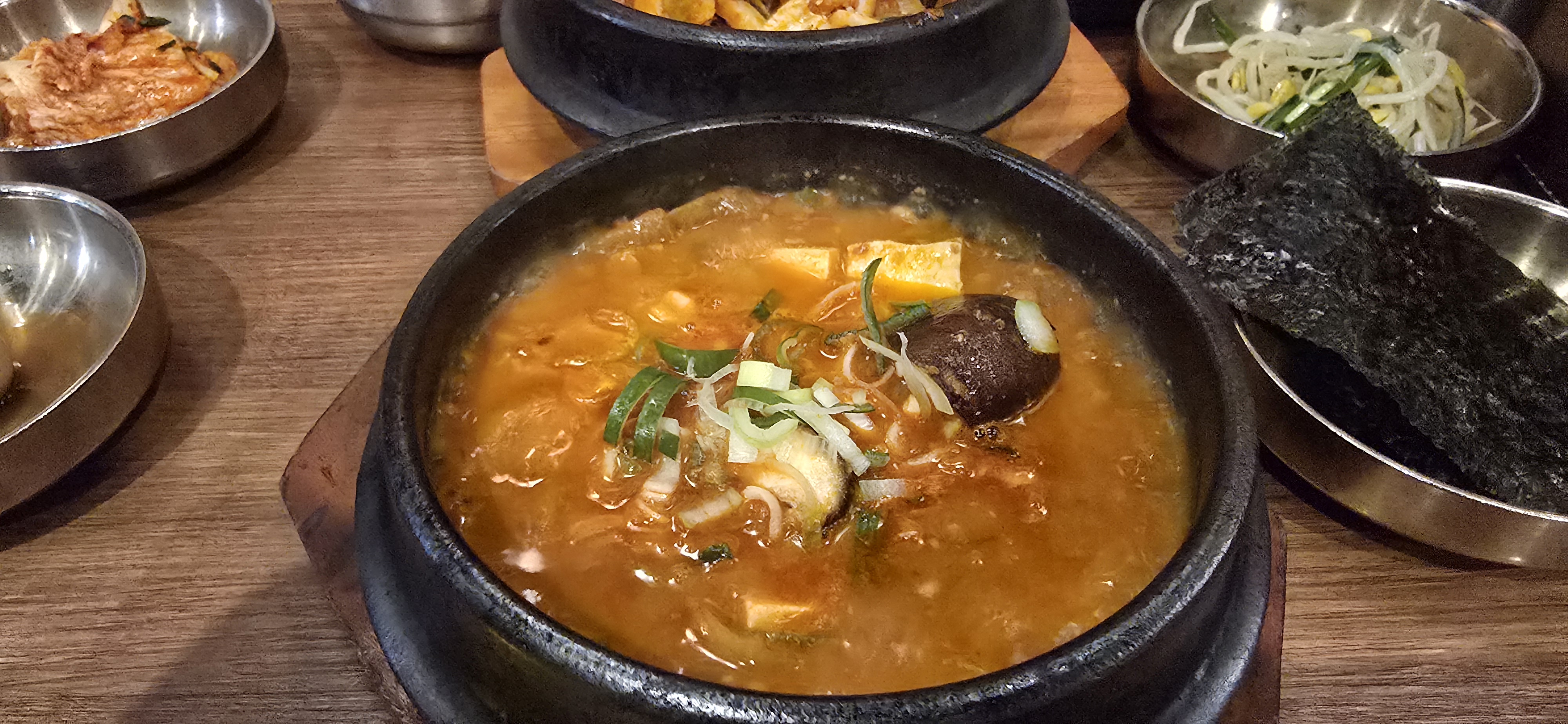 청국장의 구수한 향이 입맛을 자극합니다!!