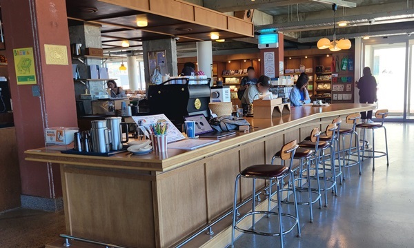 성산일출봉-오션뷰-커피맛집-프릳츠-제주성산점