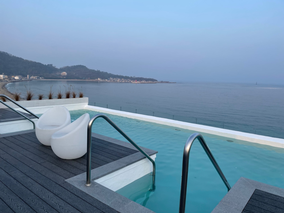 더헤이븐리조트 루프탑 수영장 view