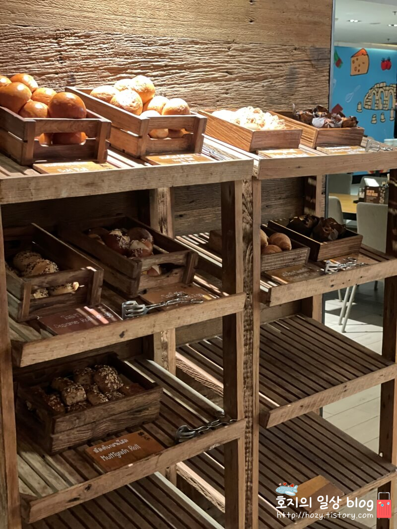 방콕 메리어트 마르퀴스 퀸즈파크 조식당 뷔페_빵