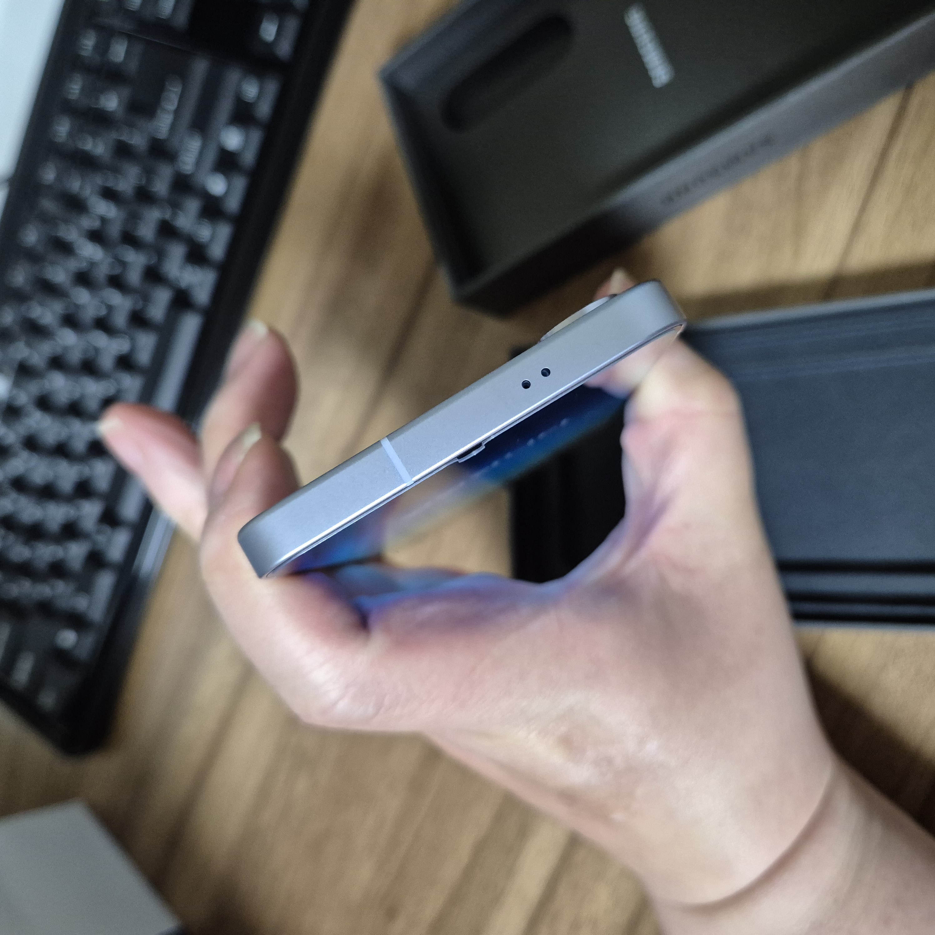 갤럭시 S25 아이스블루 상단 2차 마이크