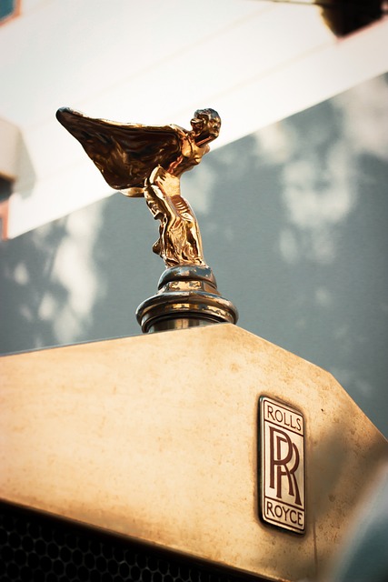 롤스로이스 팬텀 vs 고스트 vs 스펙터 – 모델별 특징과 선택 가이드