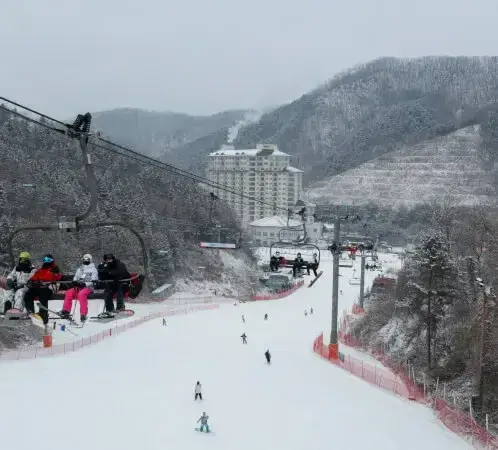 엘리시안강촌 스키장 전경
