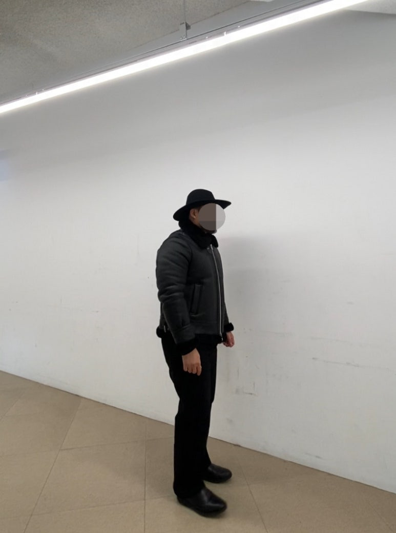데일리룩('26.1.4.)빈티지 페도라 카우보이 모자 웨스턴 모자, 스페로네 남자 블랙 무스탕, 무신사스탠다드 무신사 레귤러 핏 데님 팬츠, 폴로랄프로렌 탈란 레더 블랙 첼시부츠