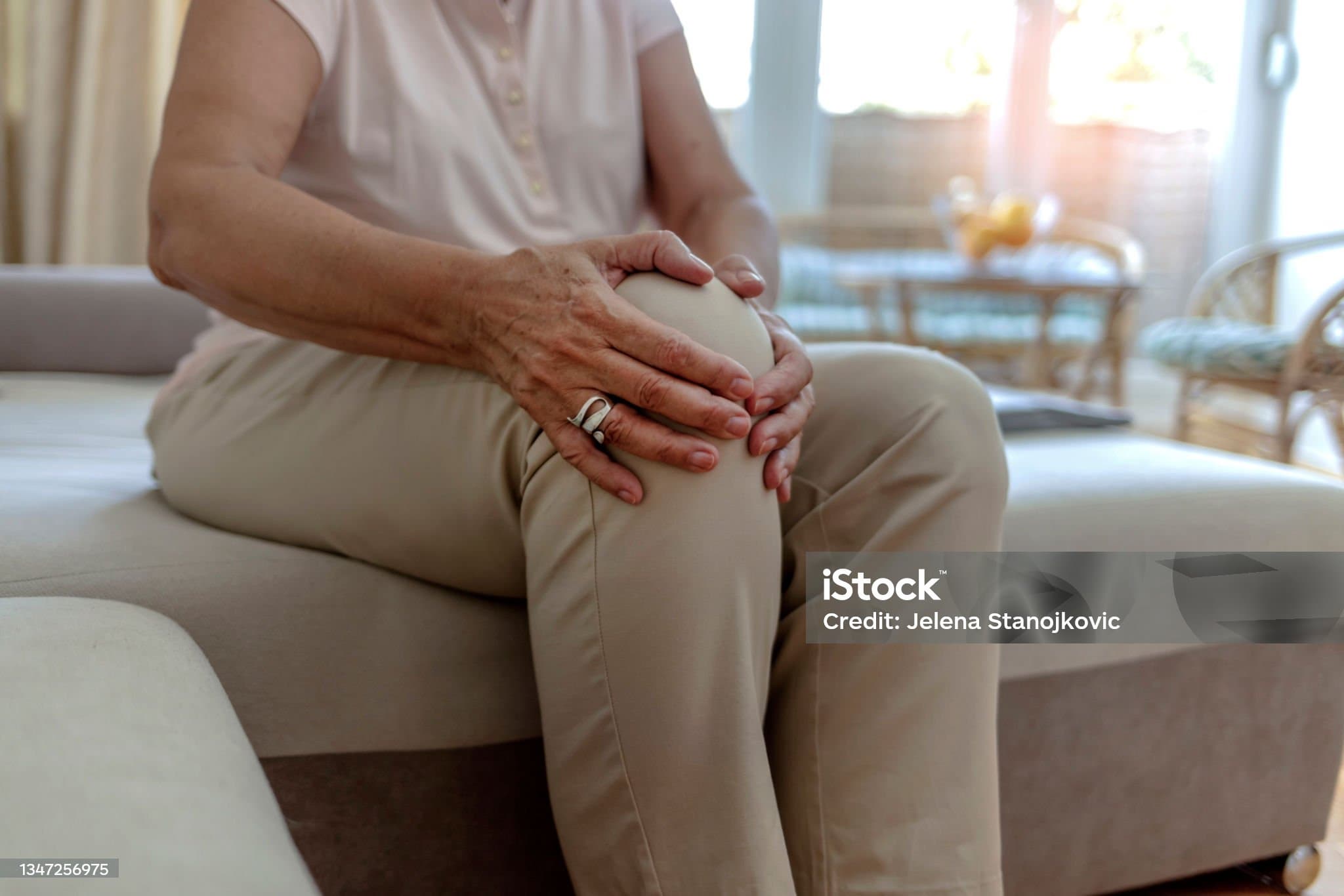 무릎에 열이 나는 이유&amp;#44; 혹시 염증 신호일까요?