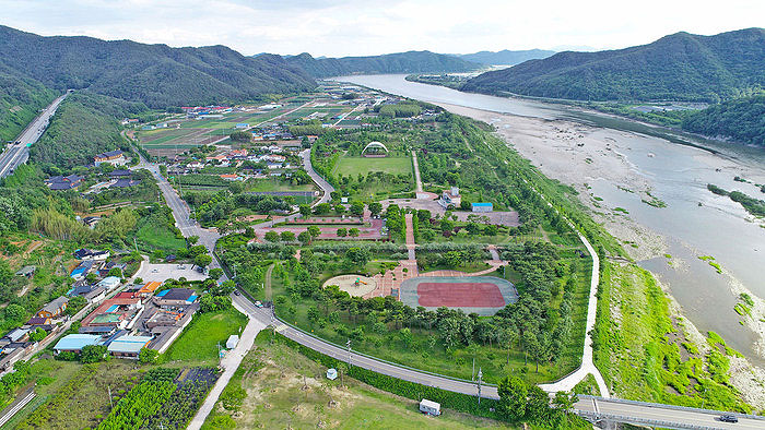 경상남도 산청군 단성묵곡파크골프장 소개