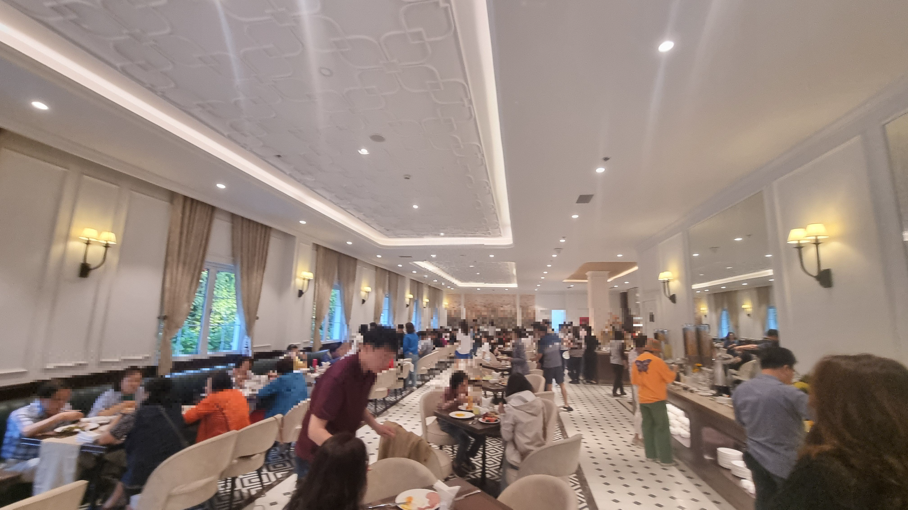 골든임페리얼호텔 조식당