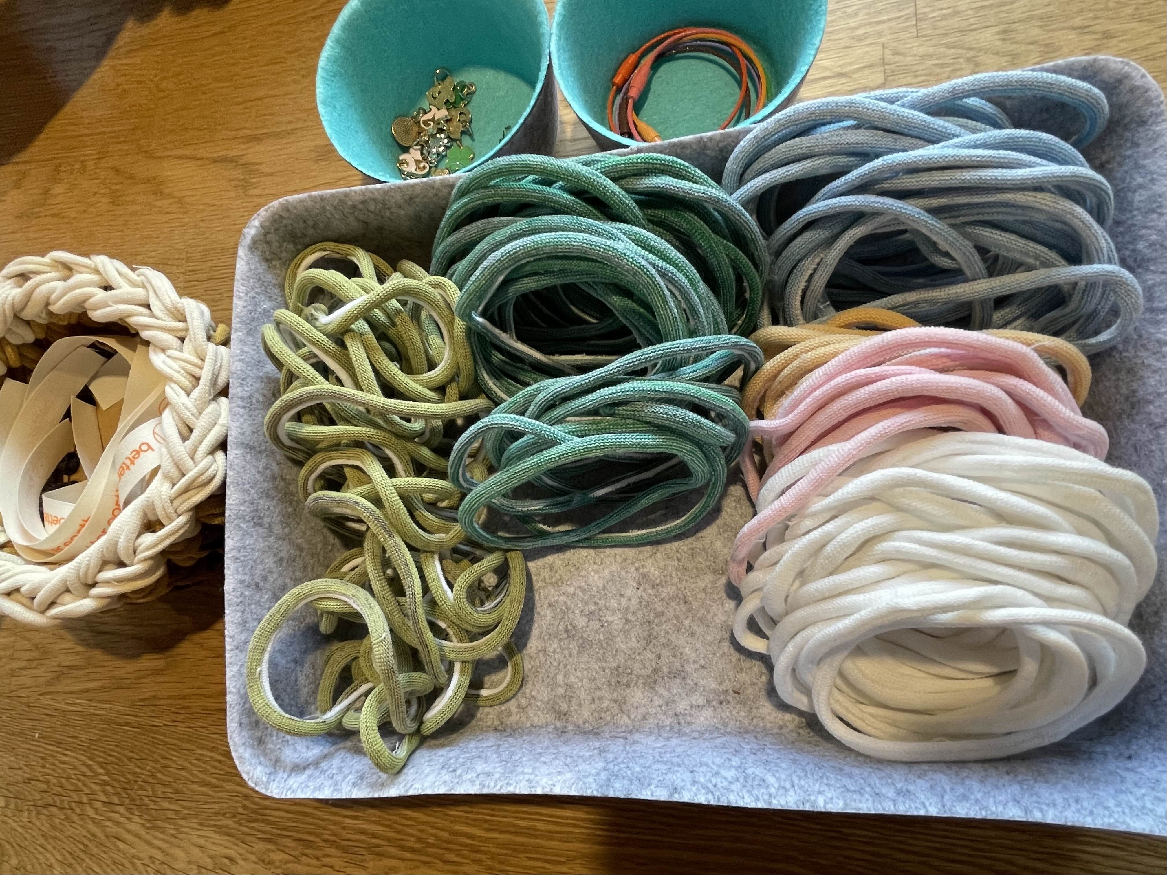 여러 색깔의 양말목