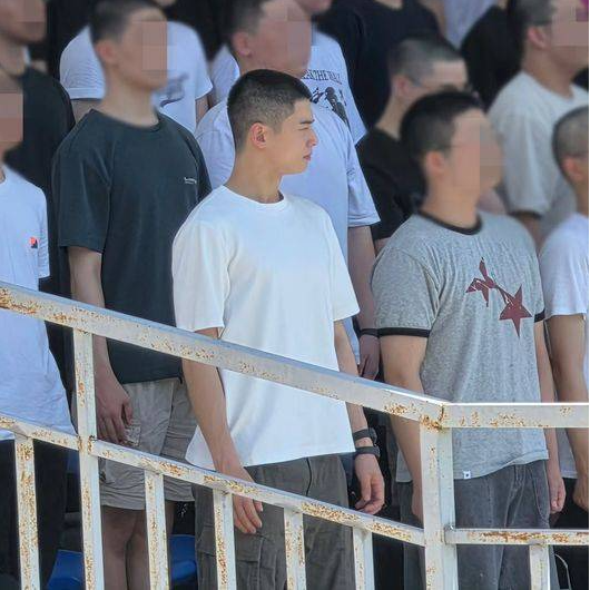 군 복무 중 콘텐츠(앨범&middot;드라마) 정리