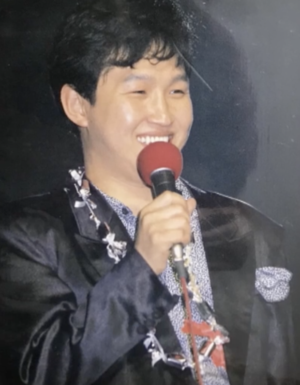 가수 김범룡 전성기 시절 무대에 오른 모습