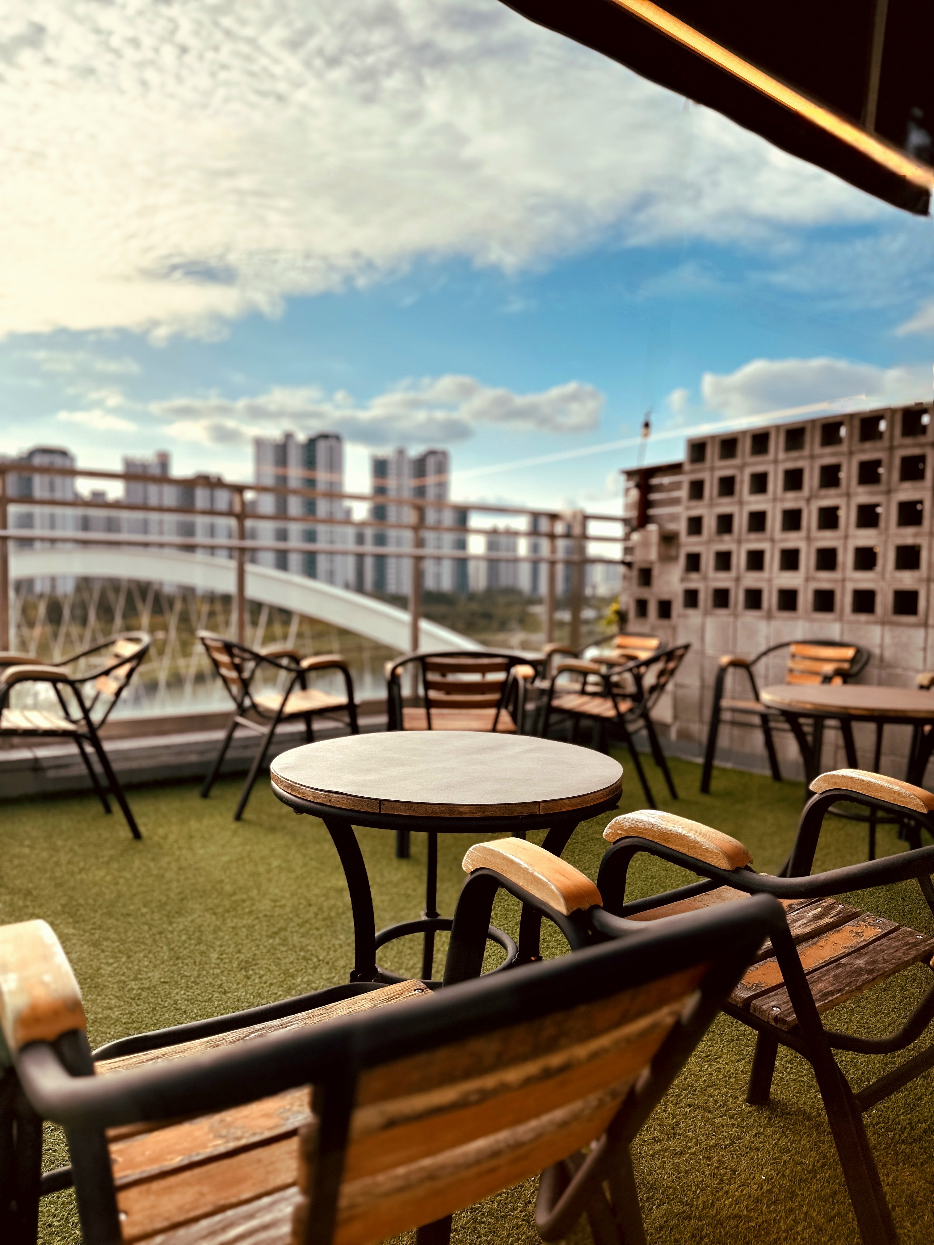 야외-공간-뷰가-좋아요.