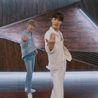 윤산하 뮤지컬 배우