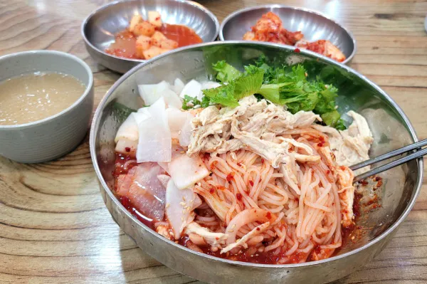 생생정보 고수의 부엌 초계비빔국수 음식점 위치