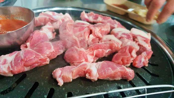 토요일은밥이좋아 토밥좋아 천안 삼겹살 김치찌개 맛집