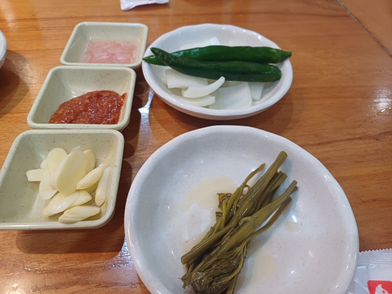 하노이 수변 최고 돼지국밥 상차림 사진