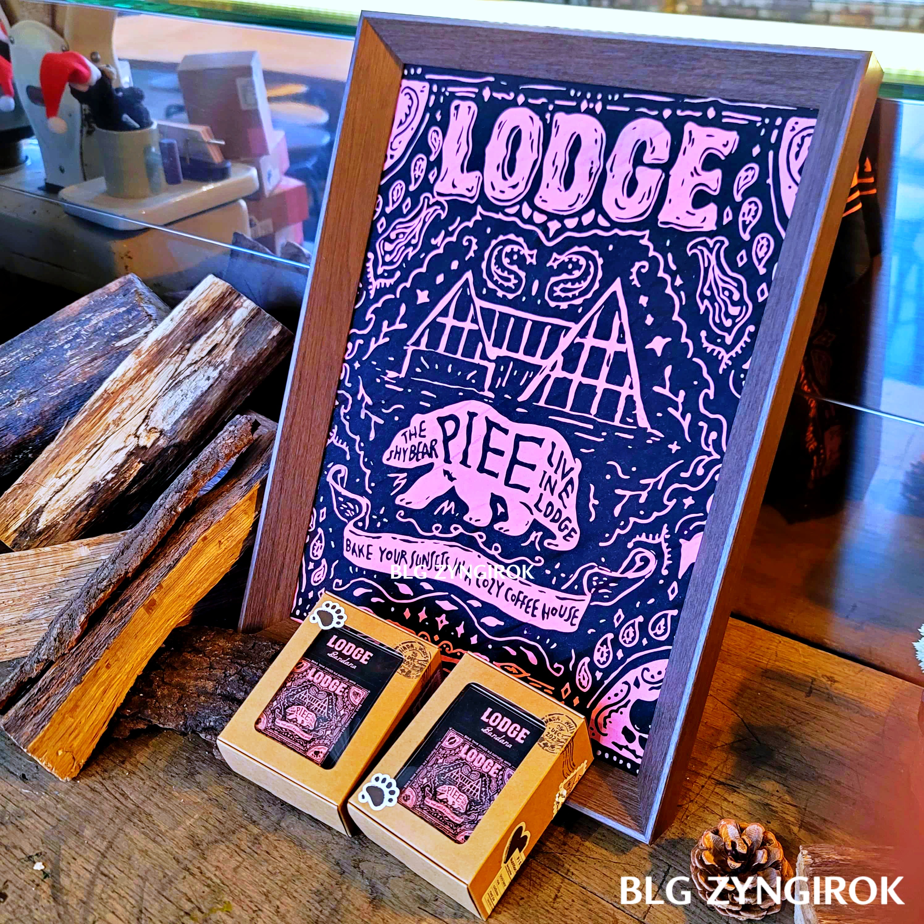 양주 카페 럿지 LODGE 굿즈 모습이다.