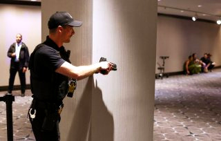 트럼프 만찬장 총격 용의자 체포(영상)