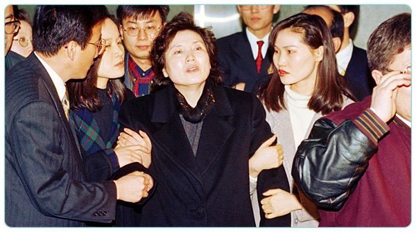 꼬리에-꼬리를무는-이야기-꼬꼬무-큰손-장회장-사기범-장영자