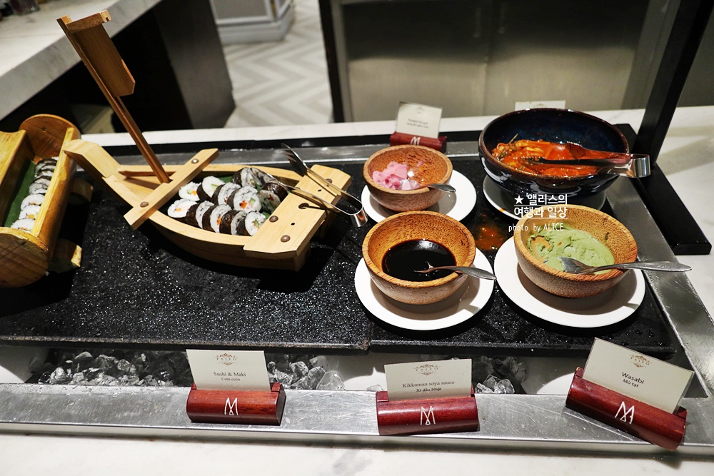 로열 호이안 엠갤러리 호텔 조식 후기 파이포 카페