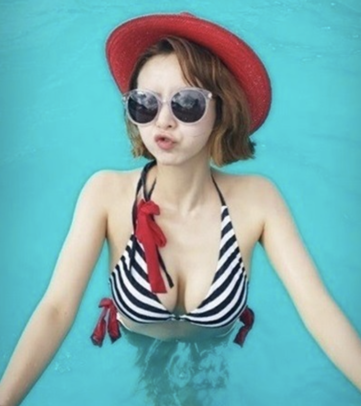 은가은 수영복