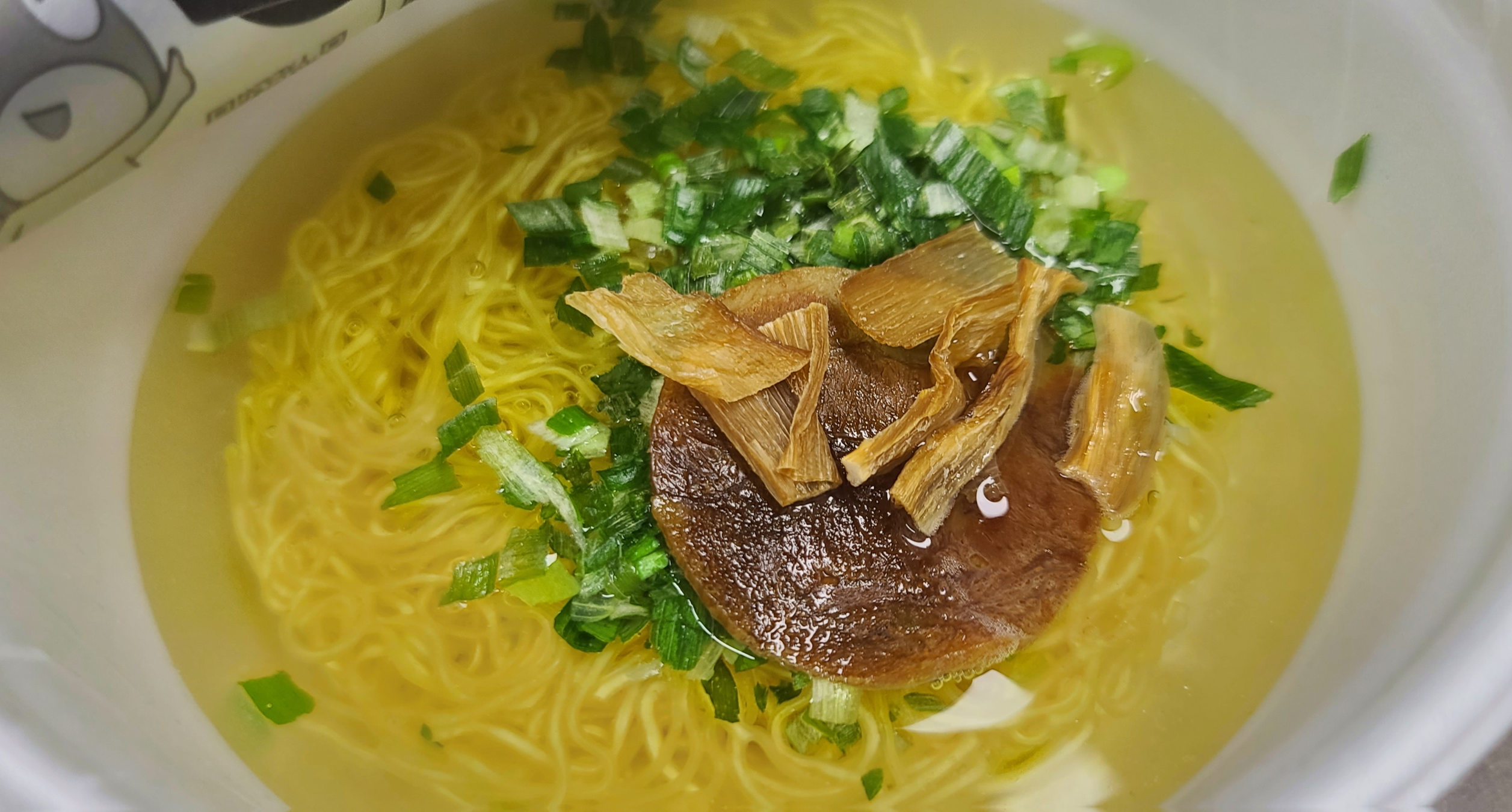 일본컵라면 일본인기라면 세아부라쇼유컵라면 야마다이 뉴터치 스고멘 간장맛라멘 차슈 파 물붓기